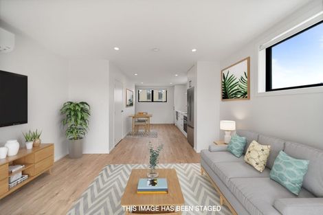 Photo of property in 2/39 Pakuranga Road, Pakuranga, Auckland, 2010