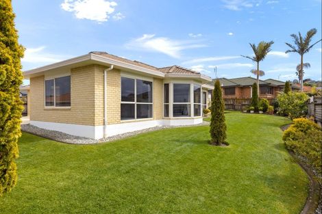 Photo of property in 61 Kath Hopper Drive, Orewa, 0931