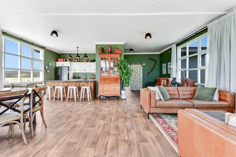 Photo of property in 4 Forlong Rise, Helensville, 0800