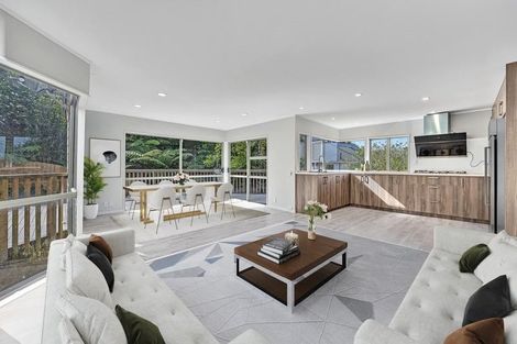 Photo of property in 2/33 Penguin Drive, Murrays Bay, Auckland, 0630
