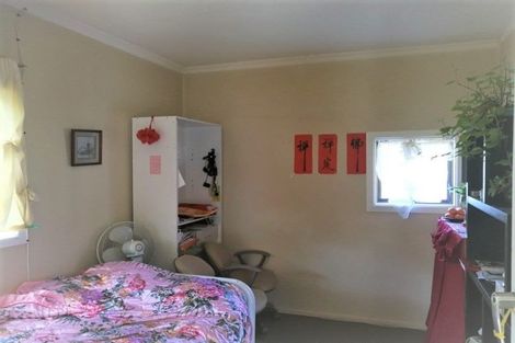 Photo of property in 1 Rogan Street, Mount Roskill, Auckland, 1041