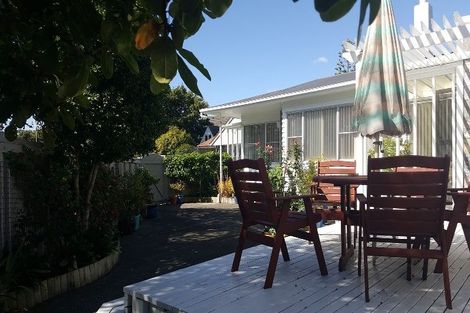 Photo of property in 76 Wai-iti Crescent, Woburn, Lower Hutt, 5010