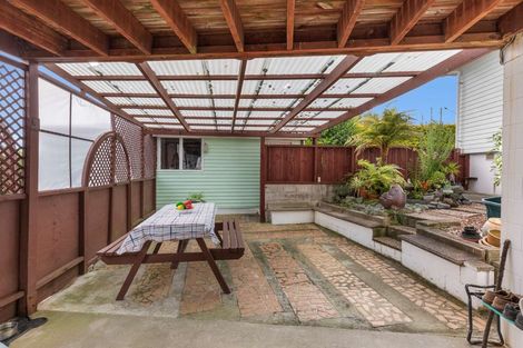 Photo of property in 32 Kirby Street, Glendene, Auckland, 0602