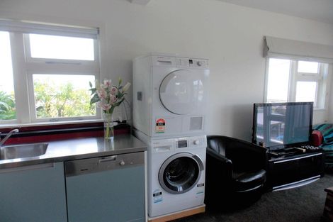 Photo of property in 1a Clive Road, Khandallah, Wellington, 6035