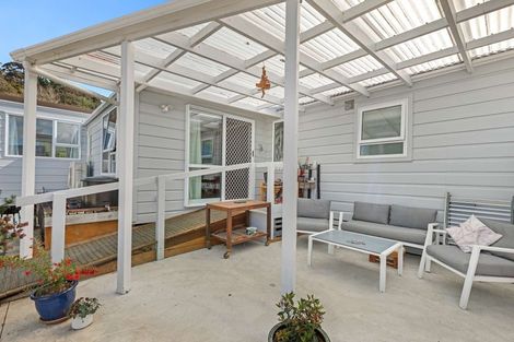 Photo of property in 8 Paraekaretu Street, Hunterville, 4730