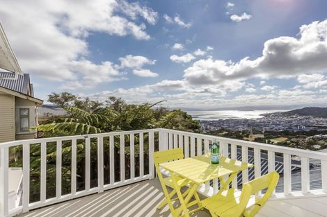 Photo of property in 39 Karepa Street, Brooklyn, Wellington, 6021