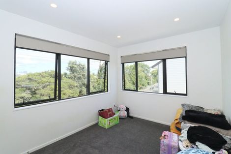 Photo of property in 2 Korokio Lane, Henderson, Auckland, 0612