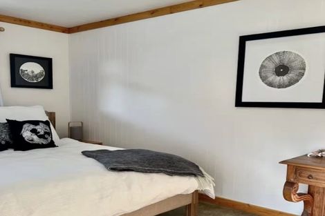 Photo of property in 84 Shakespear Road, Army Bay, Whangaparaoa, 0930