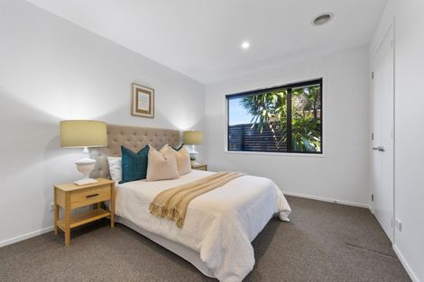 Photo of property in 5 Augusta Grove, Waiwhakaiho, New Plymouth, 4312