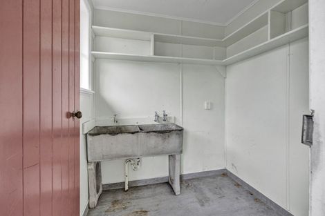 Photo of property in 32b Seaview Road, Marfell, New Plymouth, 4310