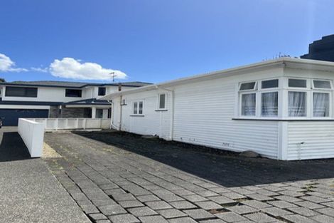 Photo of property in 98 Point Chevalier Road, Point Chevalier, Auckland, 1022