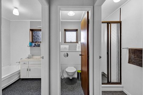 Photo of property in 20 Tiverton Crescent, Whalers Gate, New Plymouth, 4310