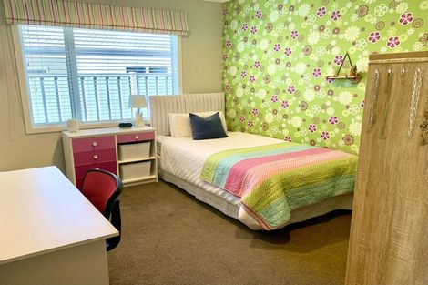 Photo of property in 14 Haast Place, Poraiti, Napier, 4112