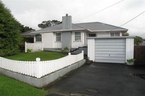 Photo of property in 135 View Road, Sunnyvale, Auckland, 0612