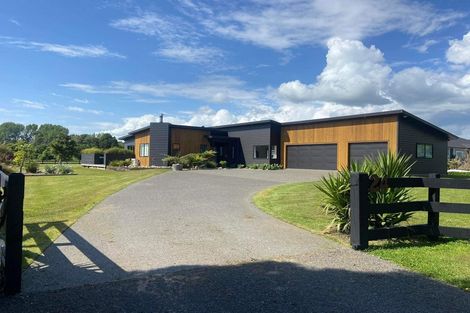 Photo of property in 24 Ivy Lane, Ohau, Levin, 5570