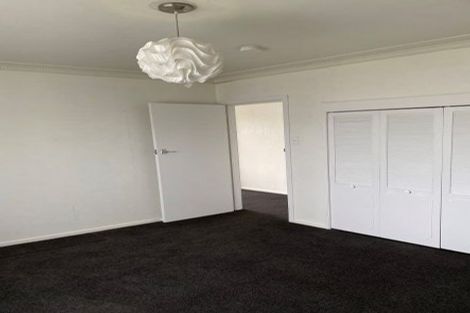 Photo of property in 135 View Road, Sunnyvale, Auckland, 0612