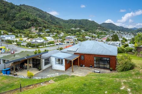 Photo of property in 8 Suffolk Street, Picton, 7220
