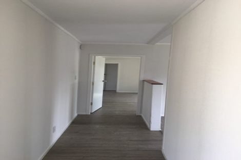 Photo of property in 695 State Highway 16, Kumeu, 0891