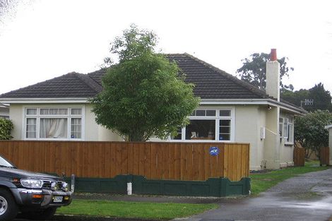 Photo of property in 9 Winston Avenue, Hokowhitu, Palmerston North, 4410