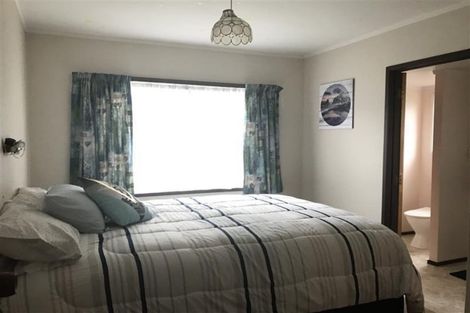 Photo of property in 2/9 Courant Place, Clover Park, Auckland, 2019