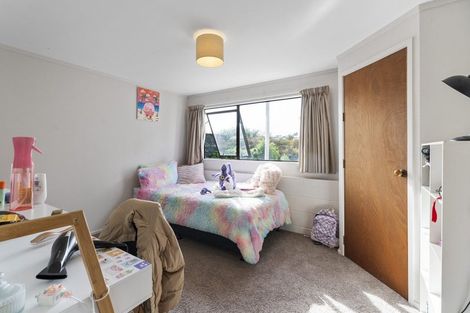 Photo of property in 6 Winstone Place, Highlands Park, New Plymouth, 4312