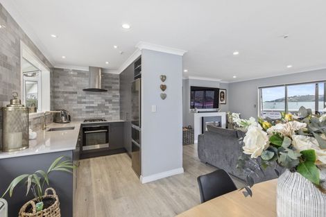 Photo of property in 12 Mossburn Grove, Kelson, Lower Hutt, 5010