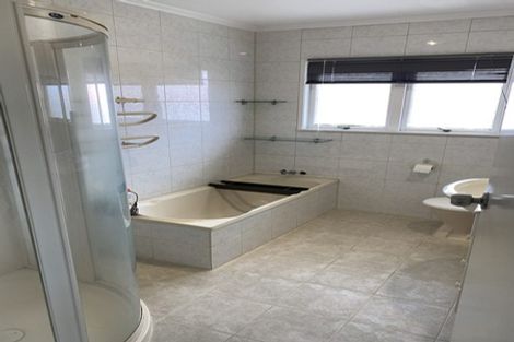 Photo of property in 77 Bradbury Road, Botany Downs, Auckland, 2010