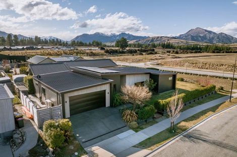 Photo of property in 4 Pounamu Avenue, Albert Town, Wanaka, 9305