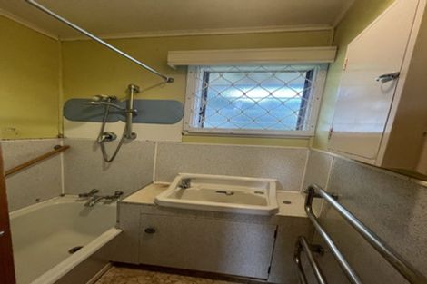 Photo of property in 8 Kohekohe Street, New Lynn, Auckland, 0600