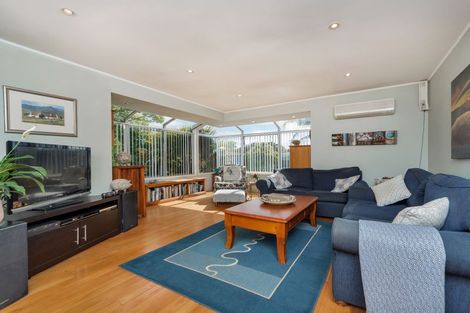 Photo of property in 22 Salamanca Road, Sunnynook, Auckland, 0620