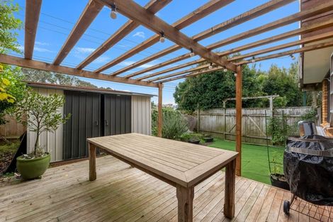 Photo of property in 1/1 Sharon Road, Waiake, Auckland, 0630