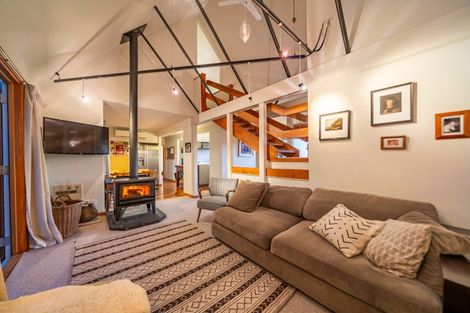 Photo of property in 28 Ngaumatau Road, Point Howard, Lower Hutt, 5013