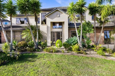 Photo of property in 1 Seresin Crescent, Flat Bush, Auckland, 2016