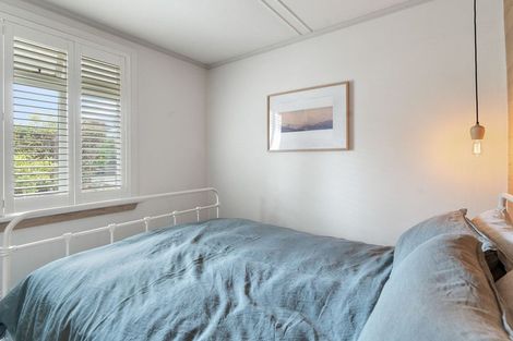 Photo of property in 3 Cologne Street, Martinborough, 5711