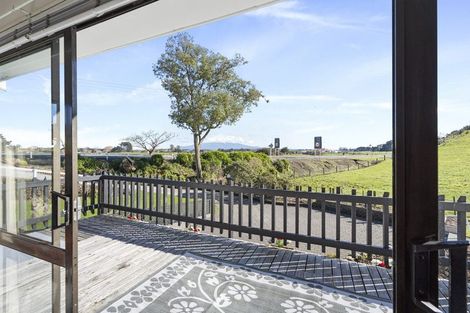 Photo of property in 284 High Street, Eltham, 4322