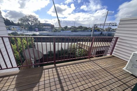 Photo of property in 2/1 Briar Way, New Lynn, Auckland, 0600