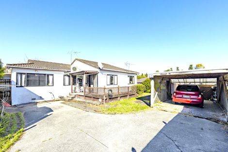 Photo of property in 2/93 Aviemore Drive, Highland Park, Auckland, 2010