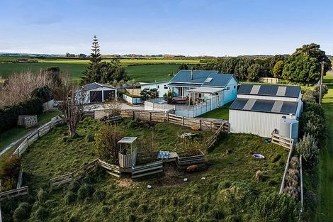 Photo of property in 1288 Normanby Road, Manaia, Hawera, 4678