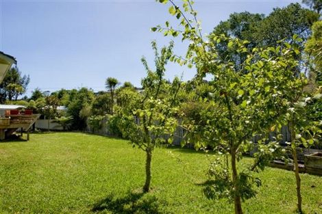 Photo of property in 19 Benita Place, Sunnyvale, Auckland, 0612