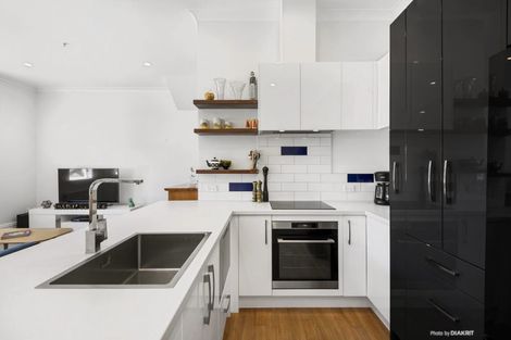 Photo of property in The Villas, 9/33 Hobson Street, Thorndon, Wellington, 6011