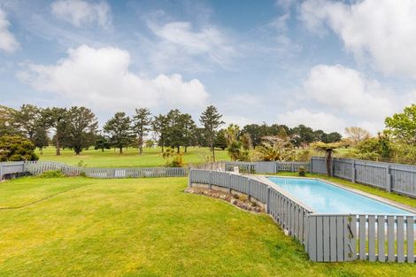 Photo of property in 27 Parkland Crescent, Terrace End, Palmerston North, 4410