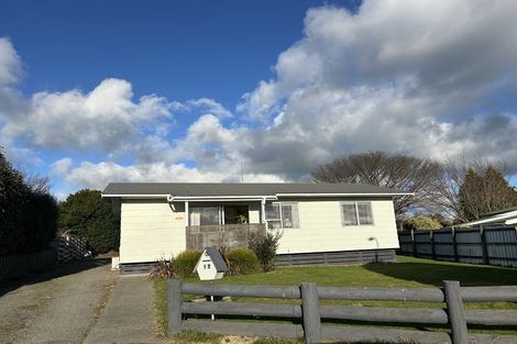 Photo of property in 17 Baillie Crescent, Carterton, 5713