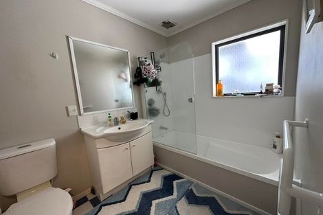 Photo of property in 10 Cabbage Tree Grove, Woodridge, Wellington, 6037