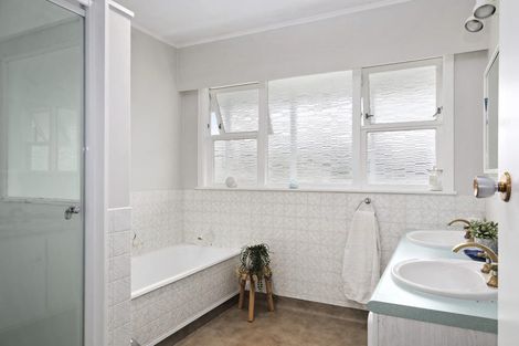 Photo of property in 75 Rotherham Terrace, Miramar, Wellington, 6022