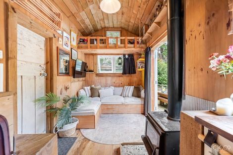 Photo of property in 159 Pinehaven Road, Pinehaven, Upper Hutt, 5019