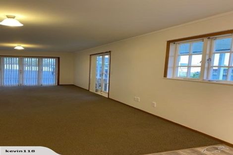 Photo of property in 2/160 Mokoia Road, Chatswood, Auckland, 0626