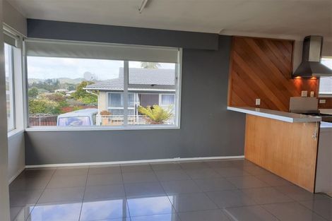 Photo of property in 17 Hepburn Road, Glendene, Auckland, 0602
