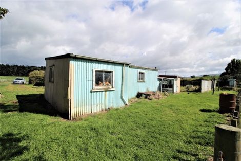 Photo of property in 24 Lovell Road, Woodville, 4998