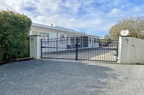 Photo of property in 956 Oneriri Road, Kaiwaka, 0573