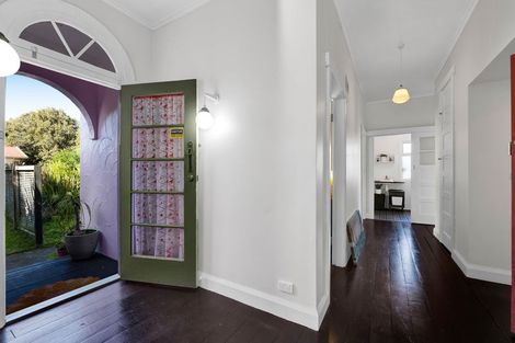 Photo of property in 87 South Road, Manaia, 4612